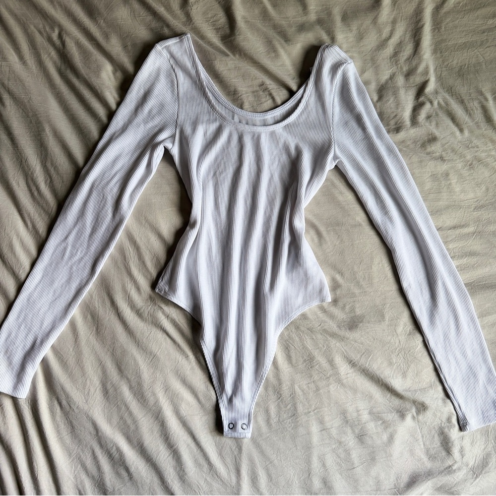 American Eagle Outfitters White Ribbed Long-Sleeve Bodysuit